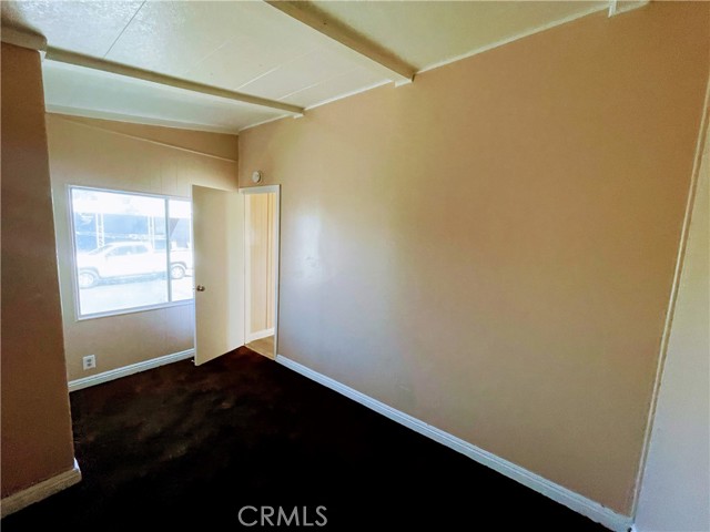 Detail Gallery Image 9 of 27 For 22838 Bear Valley Rd #40,  Apple Valley,  CA 92308 - 3 Beds | 2 Baths
