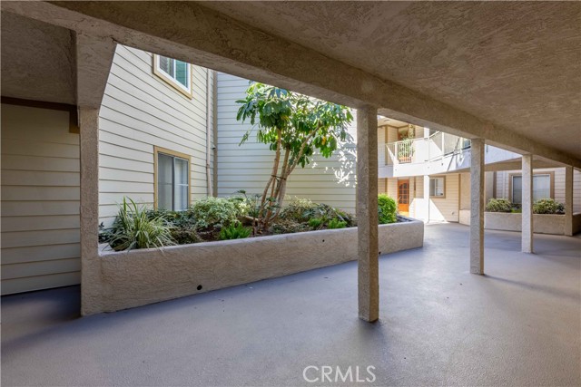 Detail Gallery Image 33 of 46 For 645 Chestnut Avenue #106,  Long Beach,  CA 90802 - 2 Beds | 2 Baths