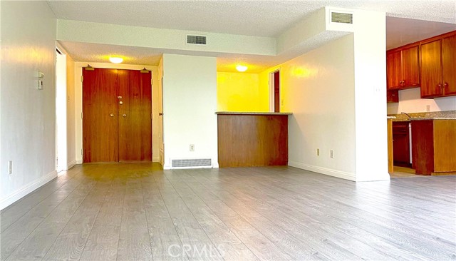 Detail Gallery Image 3 of 15 For 400 S Los Robles Ave #306,  Pasadena,  CA 91101 - 1 Beds | 1 Baths