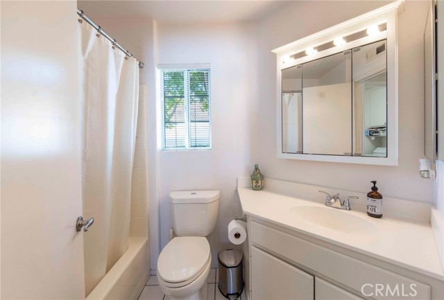 Detail Gallery Image 16 of 44 For 40267 Corte Delfin, Murrieta,  CA 92562 - 3 Beds | 2 Baths