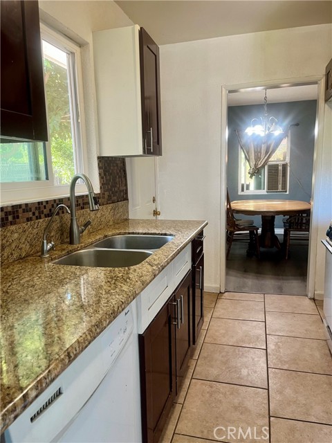 5617 29TH Street, Jurupa Valley CA: https://media.crmls.org/medias/a664ec10-76c3-4a07-b3f5-903be045a627.jpg