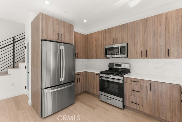 2155 Glenada Avenue, Montrose CA: https://media.crmls.org/medias/a6654020-c3f4-4ac3-a19e-83d2fa876c0c.jpg