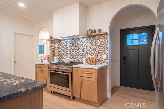 Detail Gallery Image 10 of 38 For 6325 Long St, Los Angeles,  CA 90043 - 3 Beds | 2 Baths