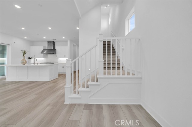 27216 Coyote Bush Court, Valencia CA: https://media.crmls.org/medias/a6679f6f-6646-429f-b6cb-252047d1d2a1.jpg