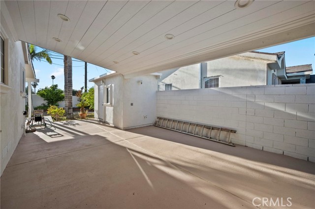 13358 Blythe Street, North Hollywood CA: https://media.crmls.org/medias/a667ae3d-a77b-4a81-8979-3563d7dfbd4b.jpg