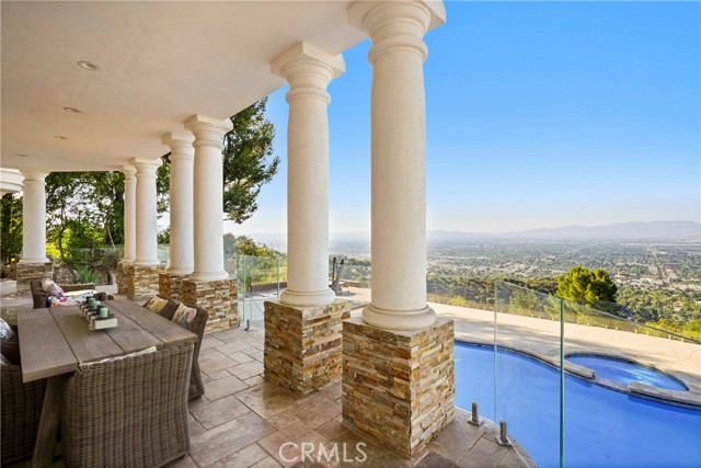 13320 Mulholland Drive, Beverly Hills CA: https://media.crmls.org/medias/a6685ca9-7402-4a5c-bc25-c13c3c738be5.jpg
