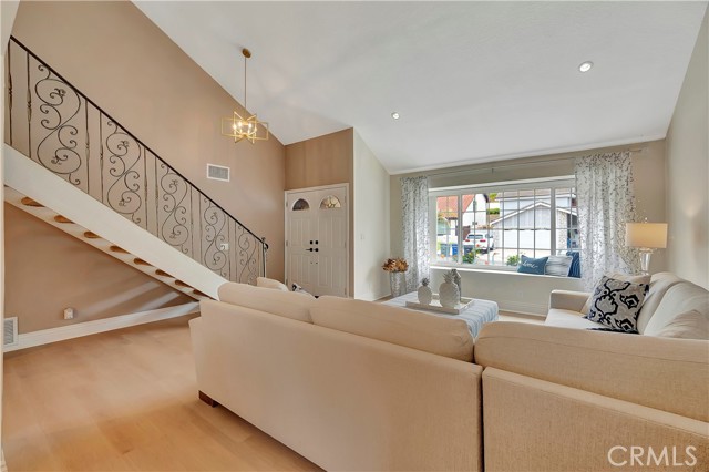 22471 Rippling Brook, Lake Forest CA: https://media.crmls.org/medias/a668c262-235c-44e3-82ee-527ad27c6768.jpg