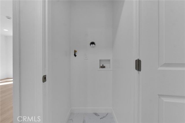 17706 Collins Street photo 36