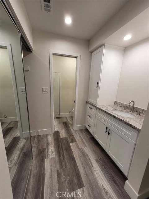 Detail Gallery Image 17 of 18 For 402 E Glendale Dr, Orange,  CA 92865 - 6 Beds | 4 Baths