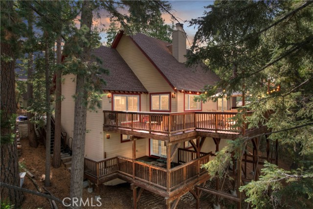 Detail Gallery Image 2 of 60 For 27276 Grizzly Ln, Lake Arrowhead,  CA 92352 - 4 Beds | 2 Baths