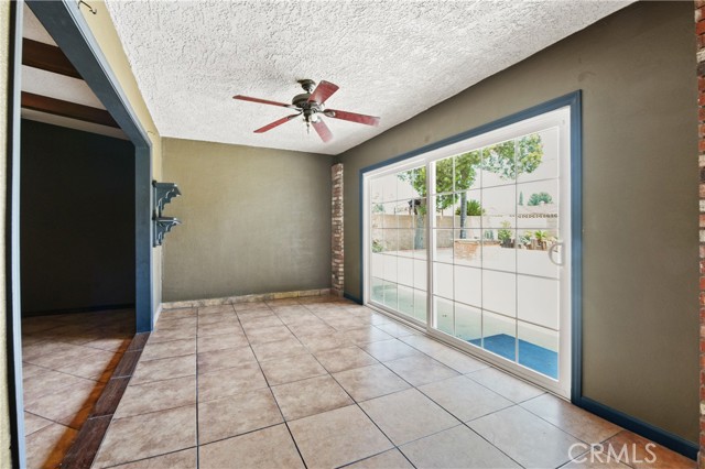 Detail Gallery Image 11 of 24 For 9783 Encina, Bloomington,  CA 92316 - 3 Beds | 2 Baths