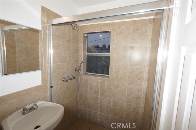 Detail Gallery Image 12 of 12 For 439 W Florence #441 1/2,  Los Angeles,  CA 90003 - 1 Beds | 1 Baths