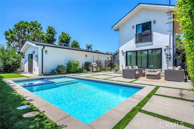 Detail Gallery Image 21 of 49 For 5110 Greenbush Ave, Sherman Oaks,  CA 91423 - 6 Beds | 6 Baths