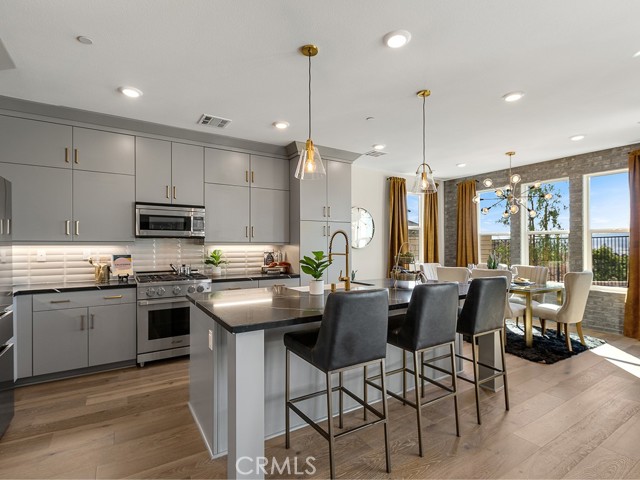 Detail Gallery Image 27 of 40 For 28905 Saddle Cir, Castaic,  CA 91384 - 3 Beds | 2/1 Baths