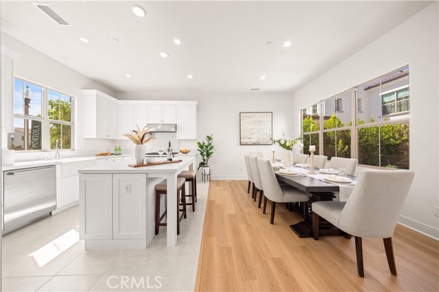 Detail Gallery Image 4 of 30 For 310 Carefree, Irvine,  CA 92618 - 4 Beds | 3 Baths