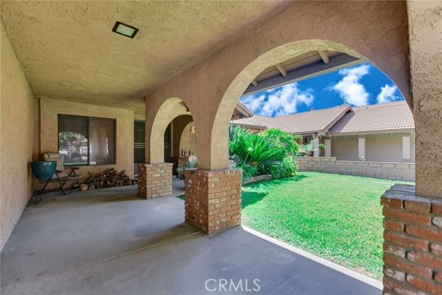 2855 Piedmont Drive, Highland CA: https://media.crmls.org/medias/a66e3c4e-d5e3-4ef6-beeb-426336669970.jpg