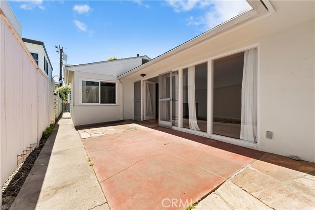 604 Marguerite Avenue, Corona del Mar CA: https://media.crmls.org/medias/a66f537f-cde7-4c44-a941-e755d8434cdd.jpg
