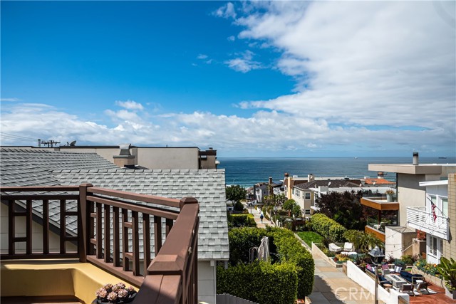 404 19th Street, Manhattan Beach, California 90266, ,Residential Income,Sold,19th,SB23056701