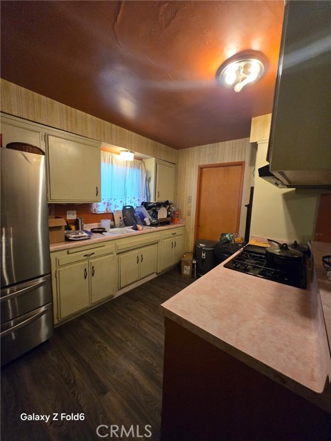 Detail Gallery Image 9 of 14 For 461 W Scott St, Rialto,  CA 92376 - 3 Beds | 2 Baths