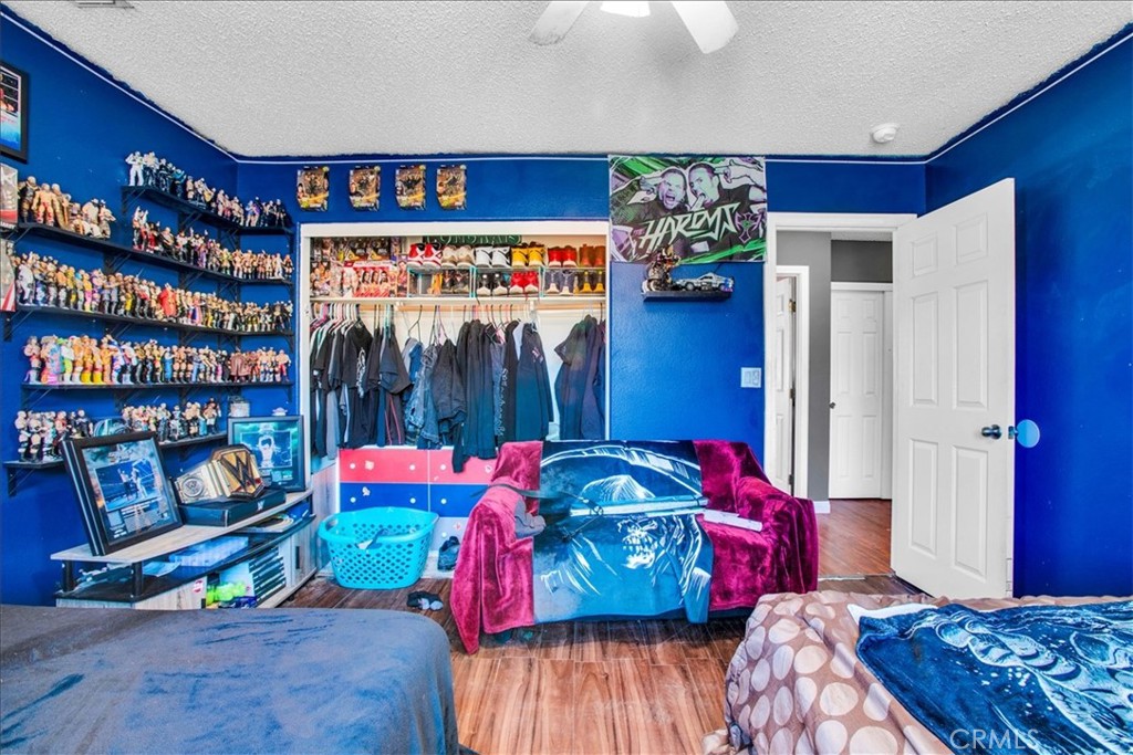 https://media.crmls.org/medias/a6702c2d-9ee4-4389-90dc-e2bef89e147c.jpg?preset=X-Large