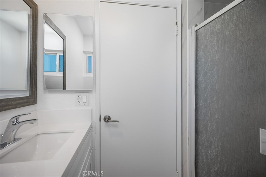 MLS #OC25198986 image #33