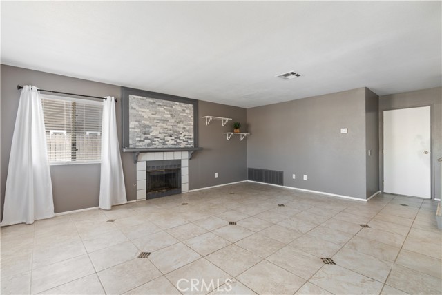 43865 Carefree Court, Lancaster CA: https://media.crmls.org/medias/a67079e1-5586-40b5-87ba-ce387d44b907.jpg