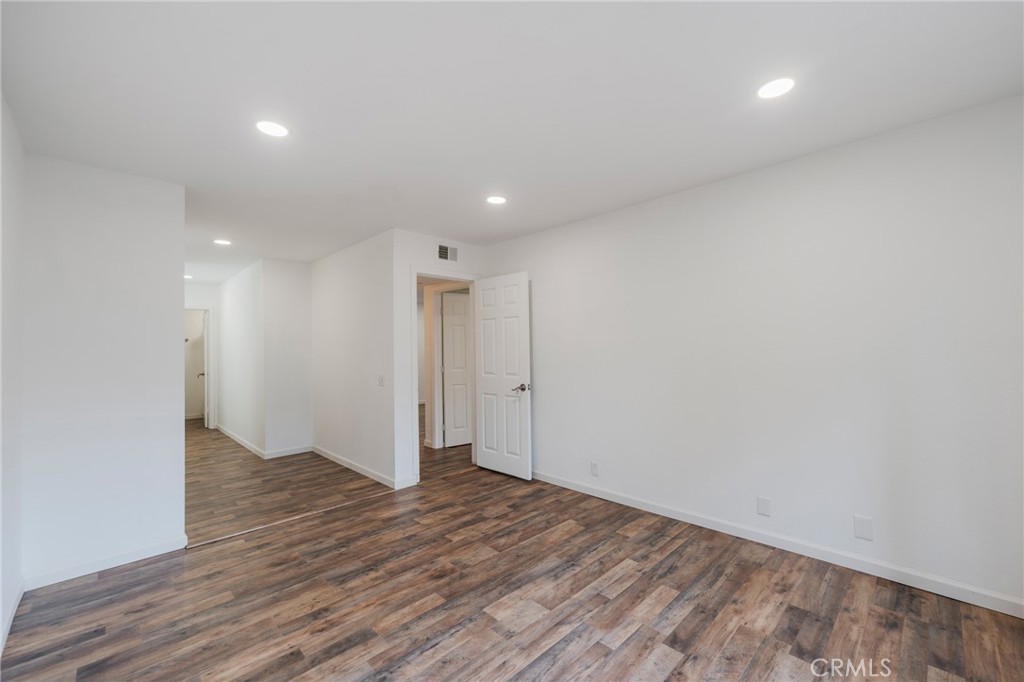 MLS #OC25239803 image #6