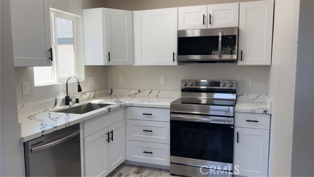 Detail Gallery Image 7 of 17 For 2165 Ceres Ave, Chico,  CA 95926 - 2 Beds | 2 Baths