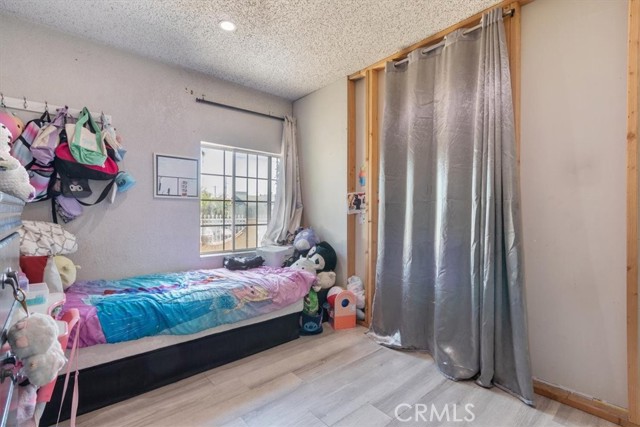 13273 Sunburst Street, Pacoima CA: https://media.crmls.org/medias/a6732ff4-cc37-44b9-8e6a-27a58da11798.jpg