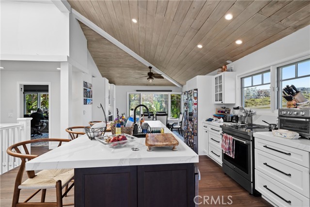Detail Gallery Image 28 of 70 For 1044 Noria St, Laguna Beach,  CA 92651 - 4 Beds | 3/1 Baths