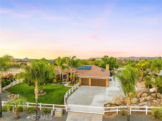 Detail Gallery Image 2 of 75 For 17076 Birds Eye, Perris,  CA 92570 - 6 Beds | 5 Baths