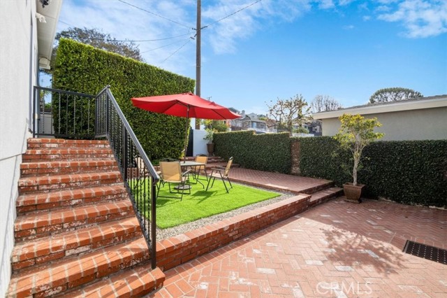 Detail Gallery Image 22 of 30 For 3619 N Poinsettia Ave, Manhattan Beach,  CA 90266 - 3 Beds | 2/1 Baths