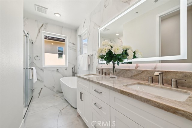 56 Chasma, Irvine CA: https://media.crmls.org/medias/a6754523-66ef-46de-aa7b-a5114ebc3809.jpg
