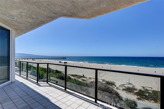 1508 The Strand, Manhattan Beach, California 90266, 5 Bedrooms Bedrooms, ,5 BathroomsBathrooms,Residential,Sold,The Strand,SB24189773