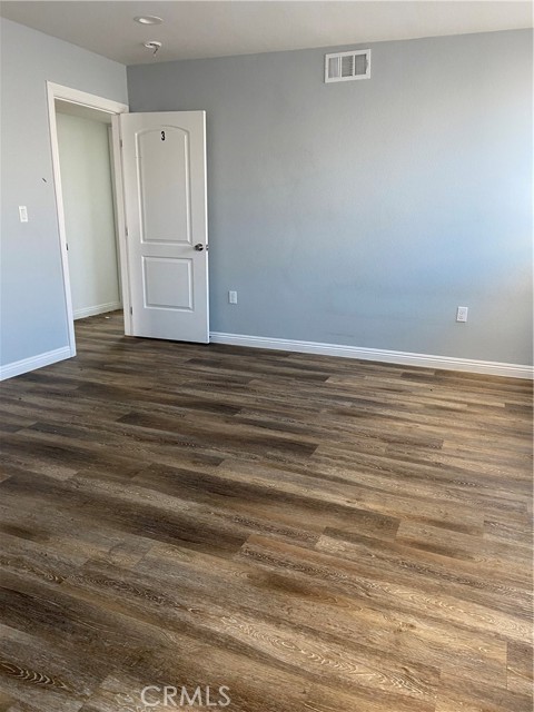 211 W 43rd Street #3, Los Angeles, CA, 90037 211 W 43rd Street #3, Los Angeles, CA, 90037