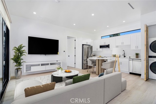 Detail Gallery Image 34 of 47 For 10947 Lurline Ave, Chatsworth,  CA 91311 - 5 Beds | 4 Baths