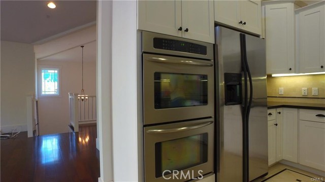 Detail Gallery Image 48 of 75 For 804 N Irena Ave #B,  Redondo Beach,  CA 90277 - 3 Beds | 2/1 Baths
