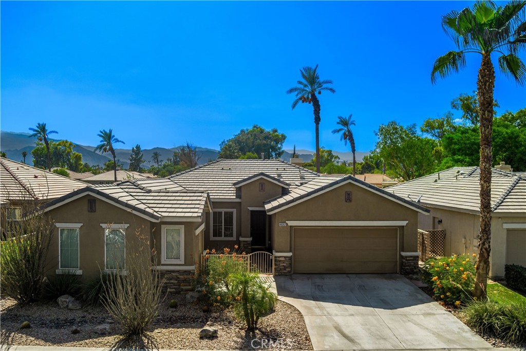 MLS #OC25181692 image #1