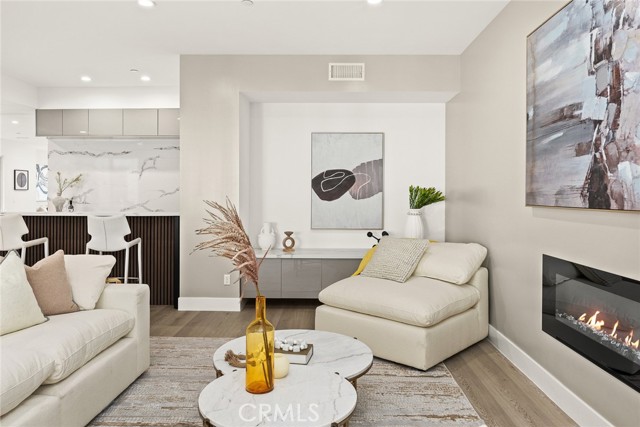 Detail Gallery Image 8 of 34 For 3815 Sycamore St, Pasadena,  CA 91107 - 5 Beds | 5/1 Baths