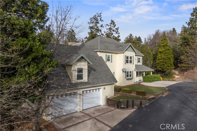 Detail Gallery Image 7 of 70 For 27601 Cedarwood Drive, Lake Arrowhead,  CA 92352 - 4 Beds | 3 Baths