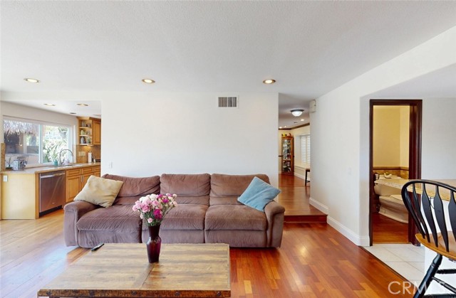 Detail Gallery Image 25 of 71 For 8492 Spring Cir, Huntington Beach,  CA 92646 - 4 Beds | 2/1 Baths