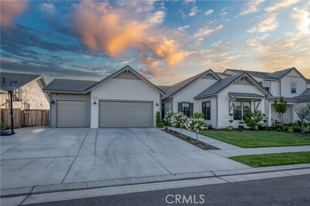 Detail Gallery Image 2 of 54 For 1716 N Renn Ave, Clovis,  CA 93619 - 3 Beds | 2/1 Baths