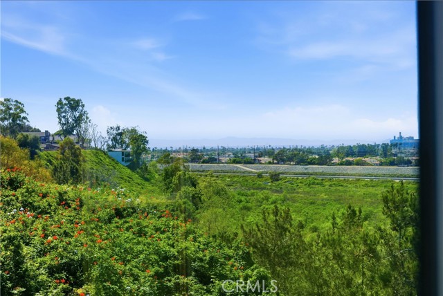 Detail Gallery Image 23 of 41 For 1095 Mesa Bluff, Costa Mesa,  CA 92627 - 2 Beds | 2/1 Baths