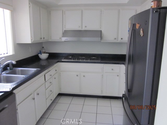 Detail Gallery Image 4 of 9 For 21901 Burbank Bld #168,  Woodland Hills,  CA 91367 - 3 Beds | 3 Baths