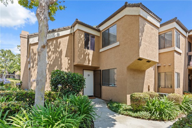Detail Gallery Image 2 of 36 For 16962 Westwood Ln #19,  Huntington Beach,  CA 92647 - 3 Beds | 2/1 Baths
