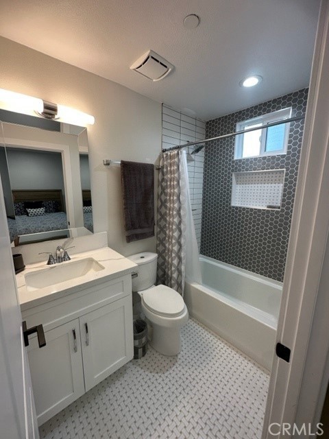 Detail Gallery Image 24 of 29 For 12254 Circula Panorama, North Tustin,  CA 92705 - 6 Beds | 5/2 Baths