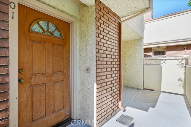 Detail Gallery Image 11 of 47 For 19451 Sherman Way #301,  Reseda,  CA 91335 - 3 Beds | 2/1 Baths