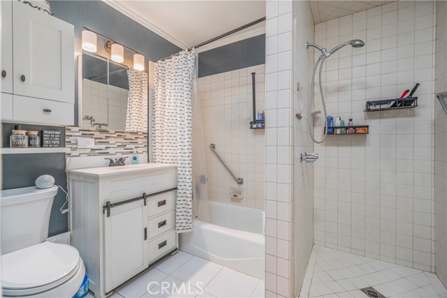 Detail Gallery Image 15 of 23 For 5506 Lakewood Bld, Lakewood,  CA 90712 - 3 Beds | 1 Baths