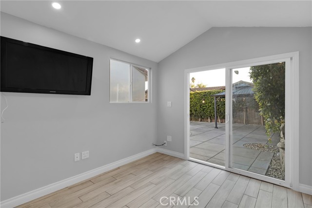 Detail Gallery Image 7 of 30 For 13463 Harding St, San Fernando,  CA 91340 - 2 Beds | 1 Baths