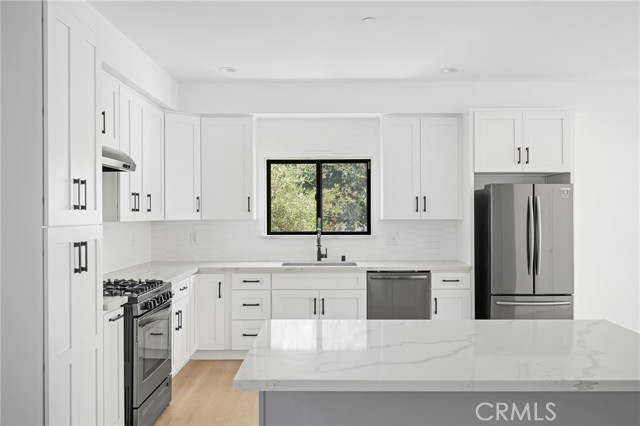 5826 Craner Avenue, North Hollywood CA: https://media.crmls.org/medias/a67b3810-7936-45cb-8379-aa34547da63d.jpg
